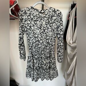 Long sleeve dress with black and white flower print